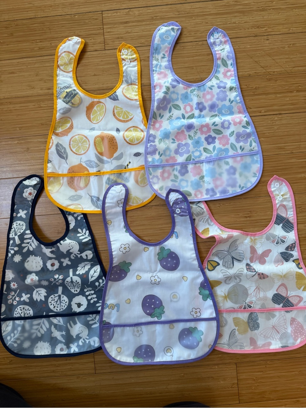 New In Package 5 Bibs